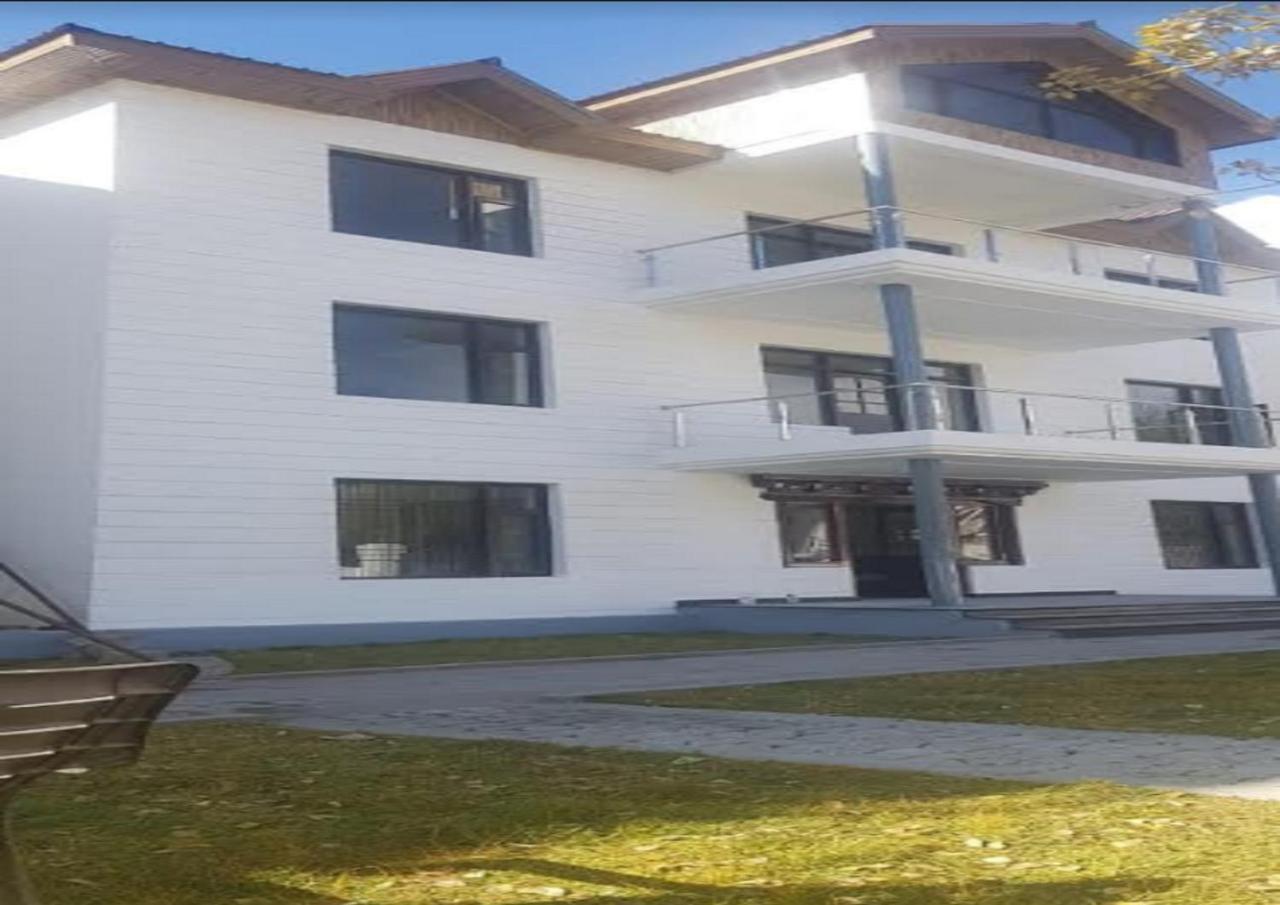 Hotel Kargil Heights Eksteriør bilde