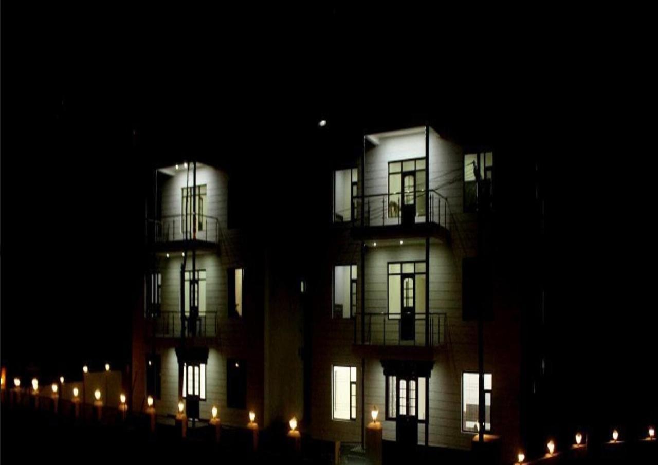 Hotel Kargil Heights Eksteriør bilde