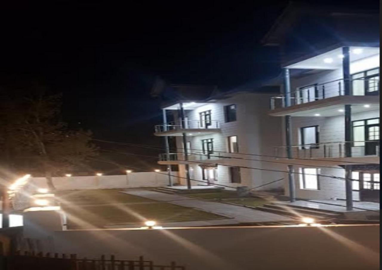 Hotel Kargil Heights Eksteriør bilde