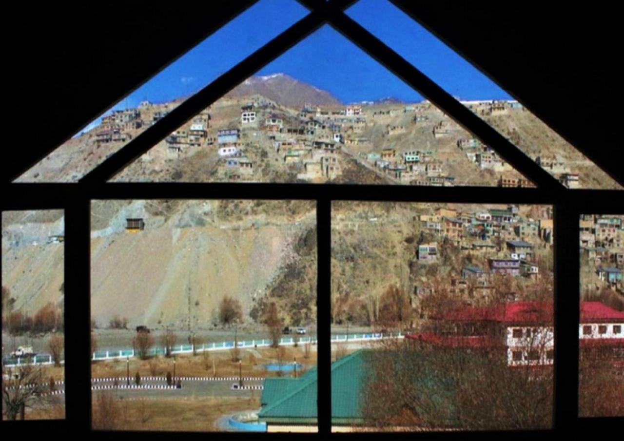 Hotel Kargil Heights Eksteriør bilde