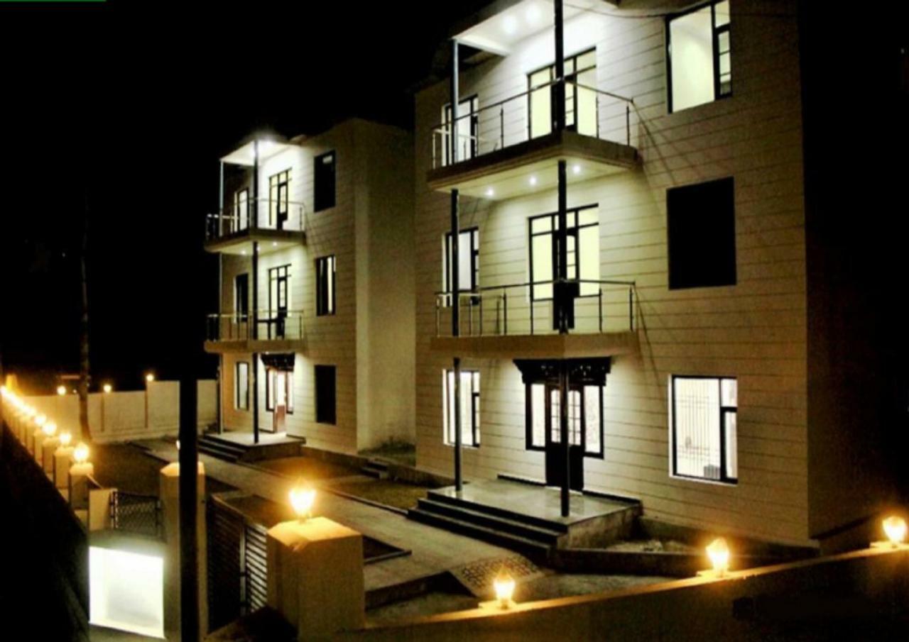 Hotel Kargil Heights Eksteriør bilde