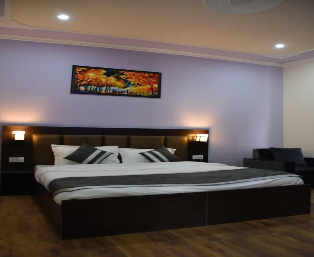 Hotel Kargil Heights Eksteriør bilde
