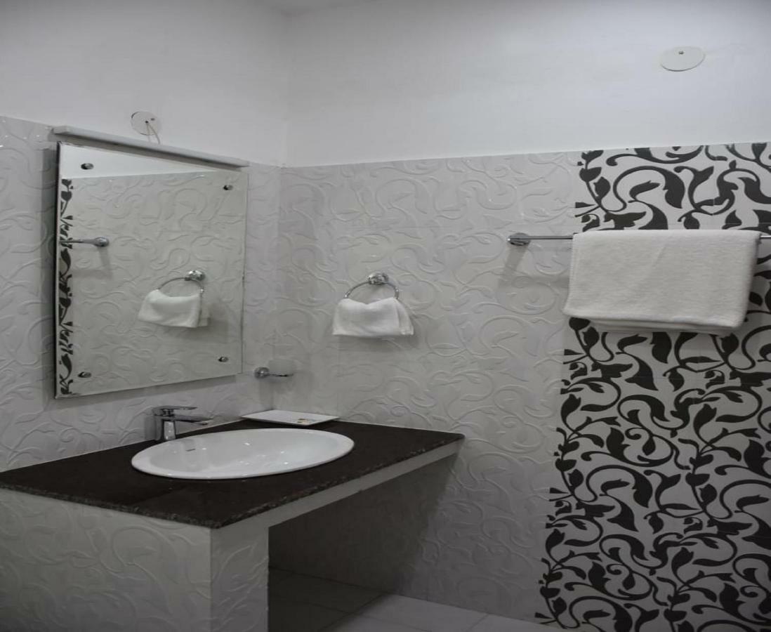 Hotel Kargil Heights Eksteriør bilde